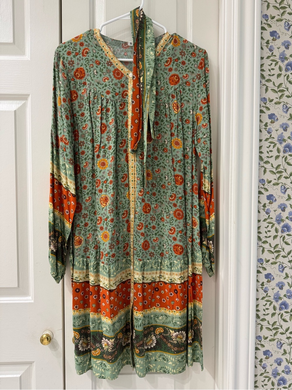 Green & Rust Floral Tie-Neck Women’s Dress, never wear, Size S